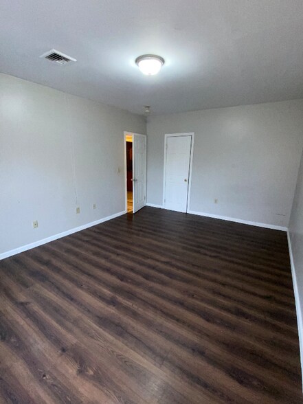 Building Photo - 12-20-20 Rockville St