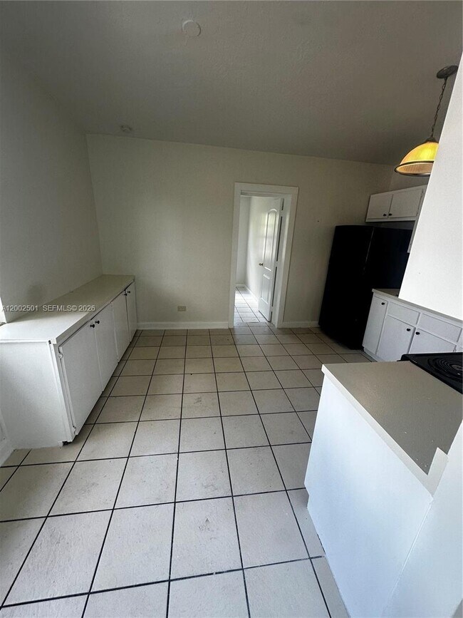 Building Photo - 821 SW 2nd St