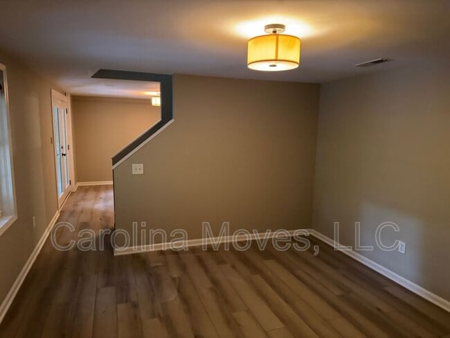 Building Photo - 710 Parkins Mill Rd