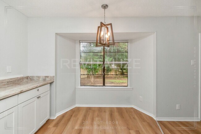 Building Photo - 5728 Post Oak Ct