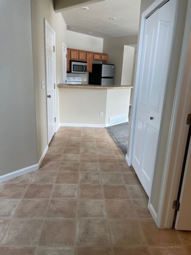 Building Photo - 3371 Chaparral Dr