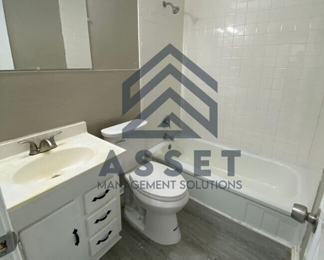 Building Photo - 2 Bedroom Rent to Own!!