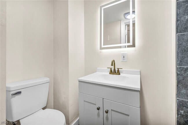 Building Photo - 2160 Fulton Rd