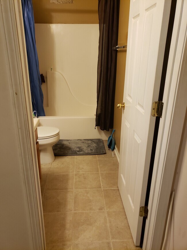 Building Photo - 1517 April Ln