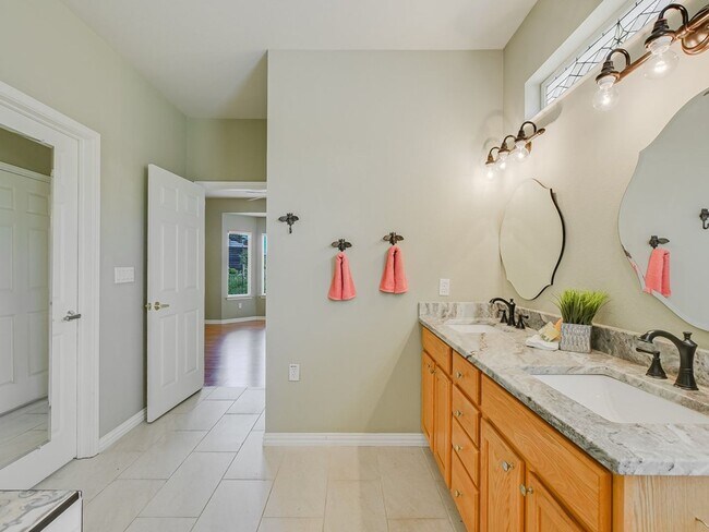 Building Photo - 138 Dewberry Dr