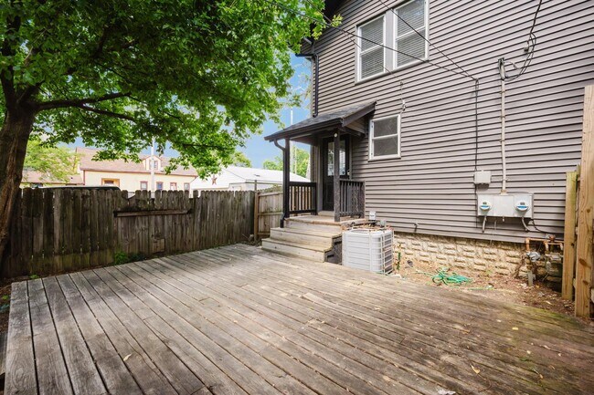 Building Photo - 719 S 17th St