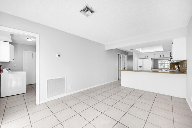 Building Photo - 6542 NW 24th Ct