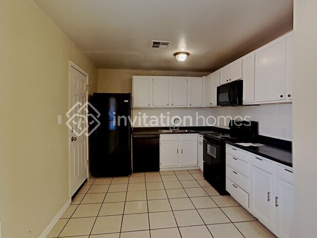 Building Photo - 4601 N 50th Ave