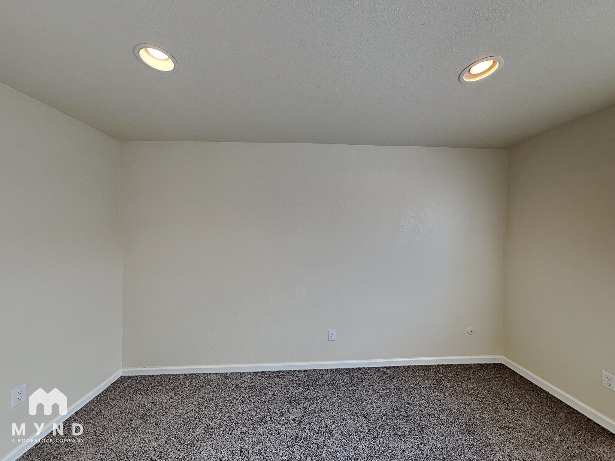 Building Photo - 875 Glen Vista Dr