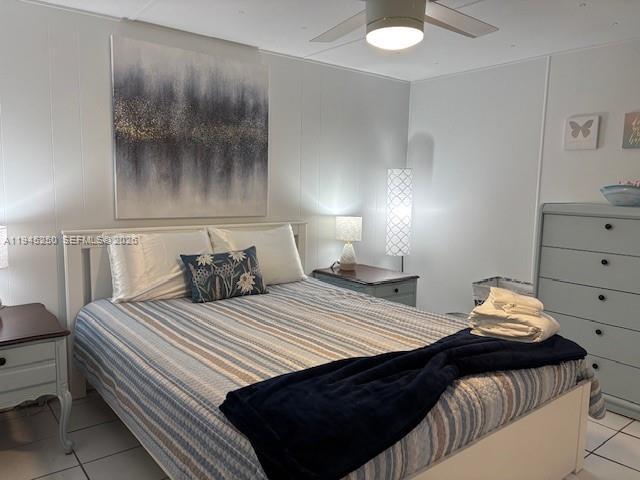 Building Photo - 231 W Lake Dr