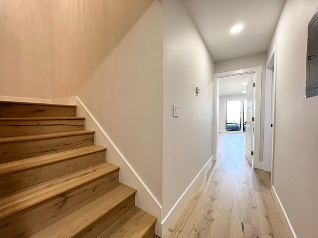 Building Photo - Beautifully Remodeled Condo with OCEAN VIE...