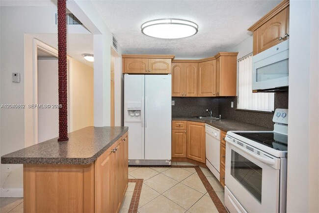 Building Photo - 8500 SW 109th Ave