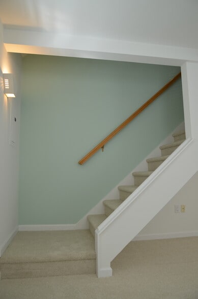 Stairway to upper floor - 18 Berrian Pl
