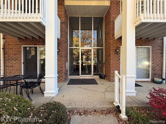 Building Photo - 16870 Edloytom Way