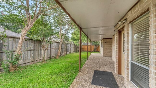 Building Photo - 10919 Paulwood Dr
