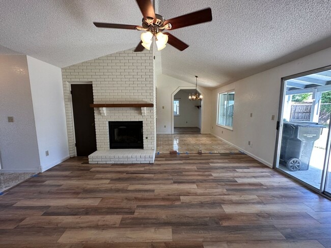 Building Photo - 1135 Amberwood Ln