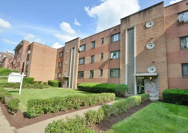 Building Photo - cov5532-5540