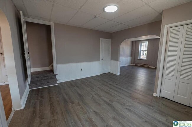 Building Photo - 516 Broad St