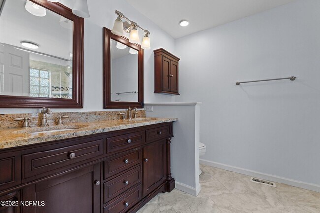 Building Photo - 120 Crimson Ct