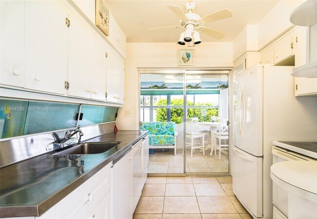 Building Photo - 1470 S Ocean Blvd