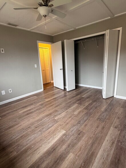 Building Photo - 17404 Dumont Dr