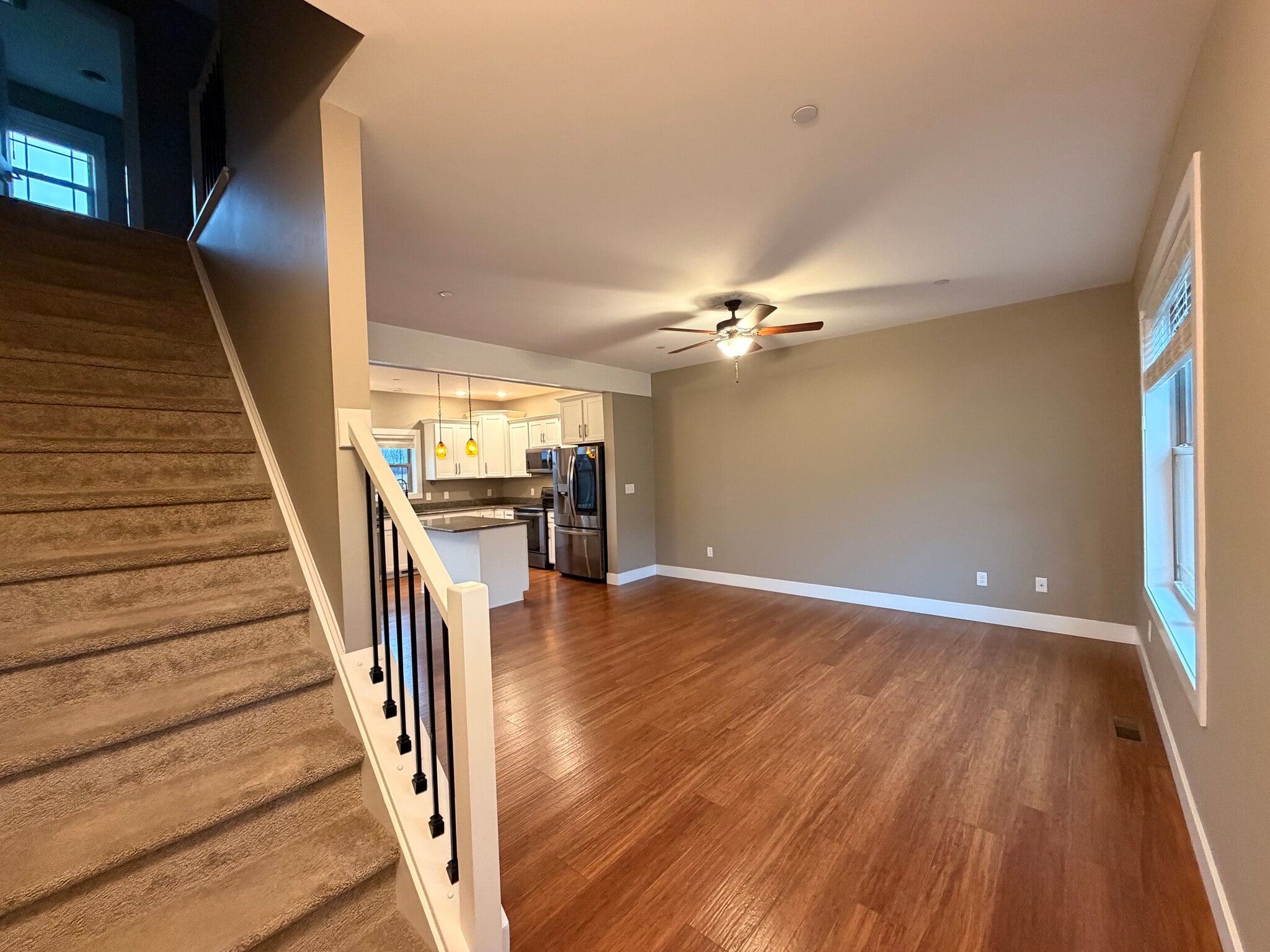 Building Photo - 746 Golden Spring Dr