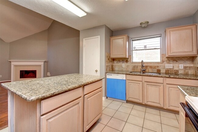 Building Photo - 2114 Whirlaway Dr