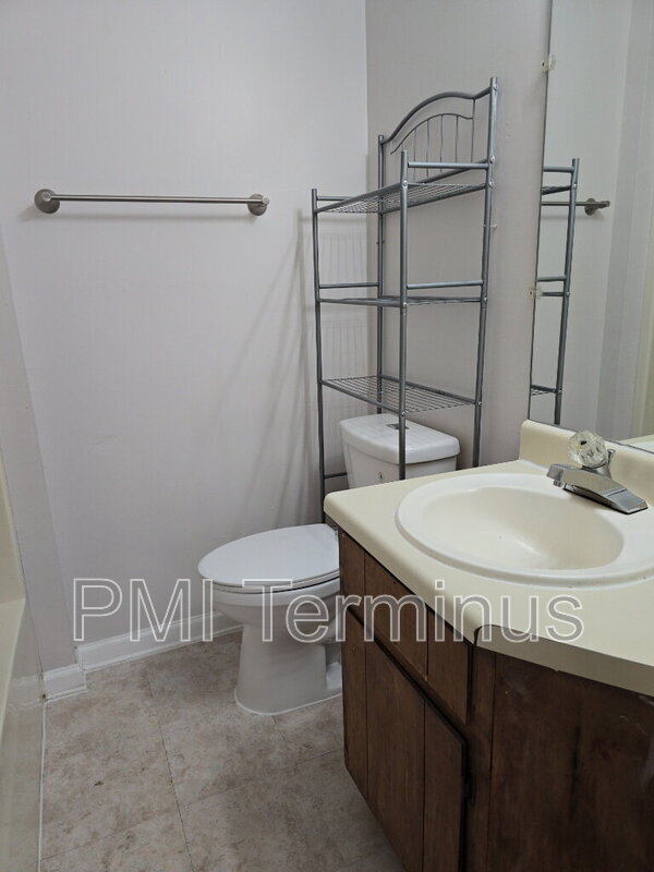 Building Photo - 5227 Ridge Forest Dr
