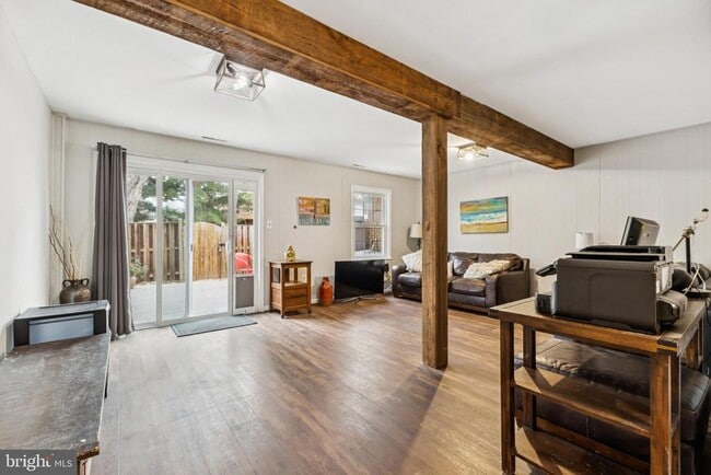 Building Photo - 215 Commons Dr NW