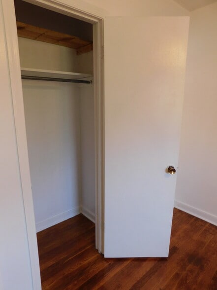 Closet 2 - 12113 Richmond St