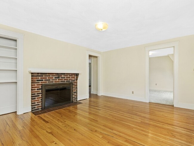 Building Photo - 1145 Boylston St
