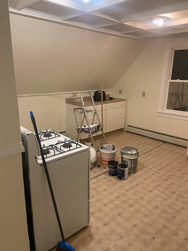 kitchen - 30 Tucker Ave