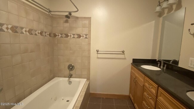 Building Photo - 461 Lora Ln