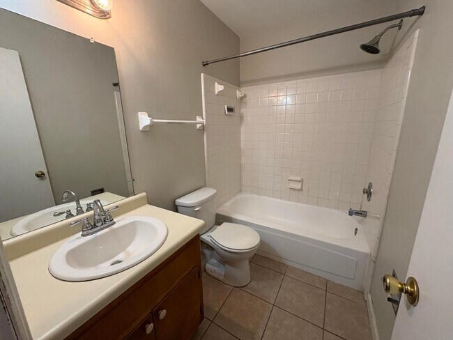 Building Photo - 211 Parkbrook Cir