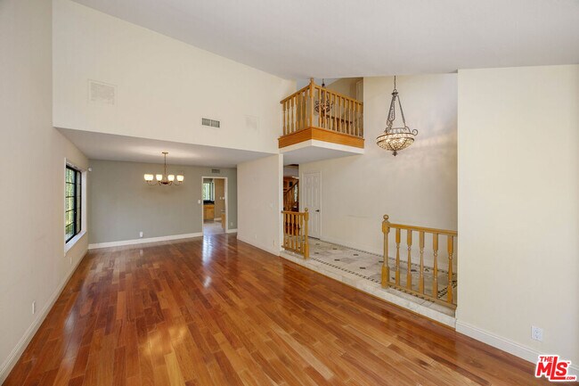 Building Photo - 13031 Magnolia Blvd