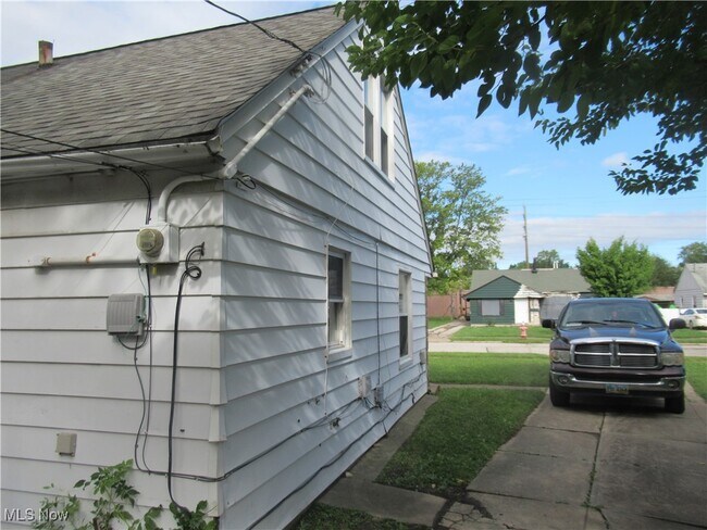 Building Photo - 15815 Eleanore Dr
