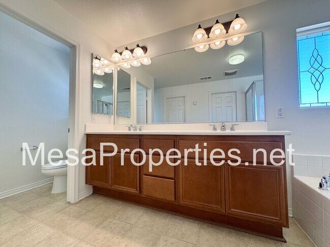 Building Photo - 11845 Elliot Way