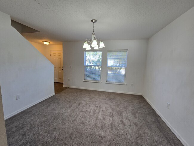 Building Photo - 127 Cedar Cir Dr