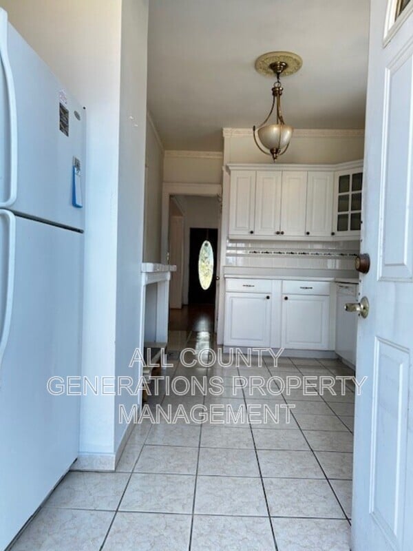 Building Photo - 1361 E 43rd St
