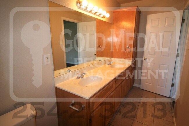Building Photo - 3603 Dustin Ct
