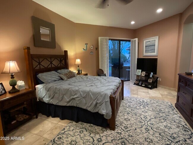 Building Photo - 15327 E Sierra Madre Dr