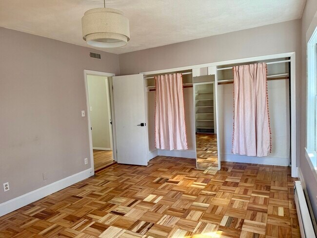 Building Photo - 90 Mill St