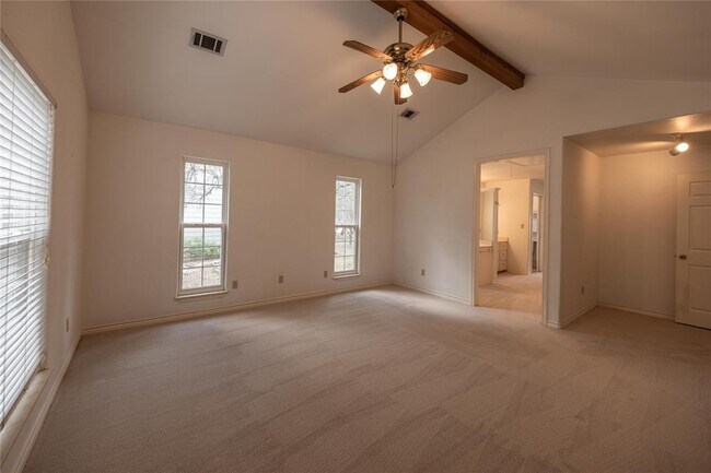 Building Photo - 105 Ridge Oak Dr