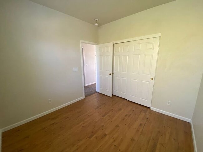 Building Photo - NW Reno 4 Bedroom Home - Mountain Views