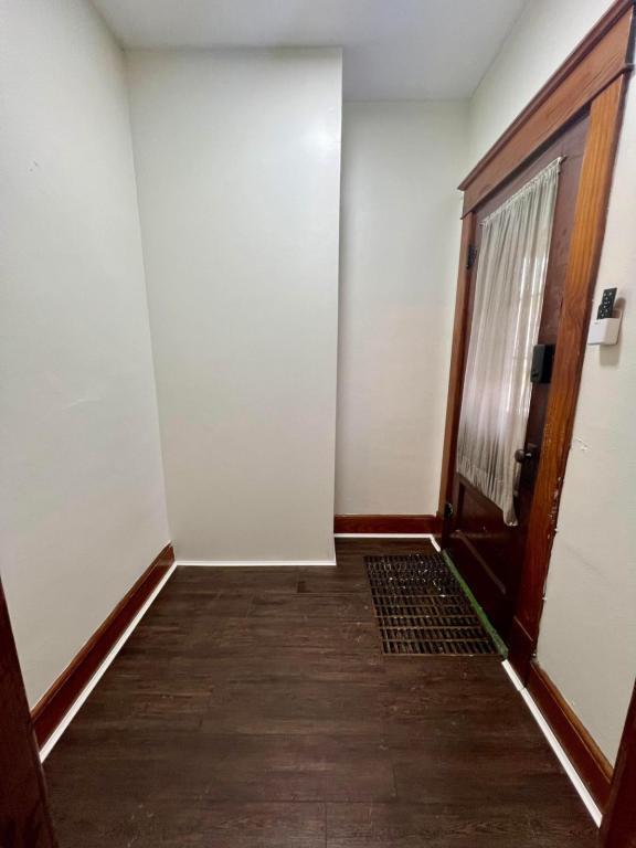 Building Photo - 301 Folts St