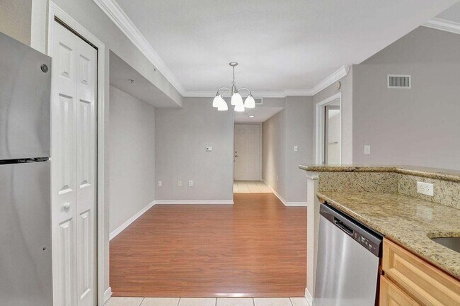 Building Photo - 15155 Michelangelo Blvd