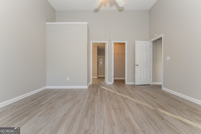 Building Photo - 5754 Star Flower Dr