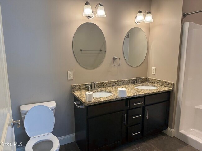 Building Photo - 48 Bavarian Wy