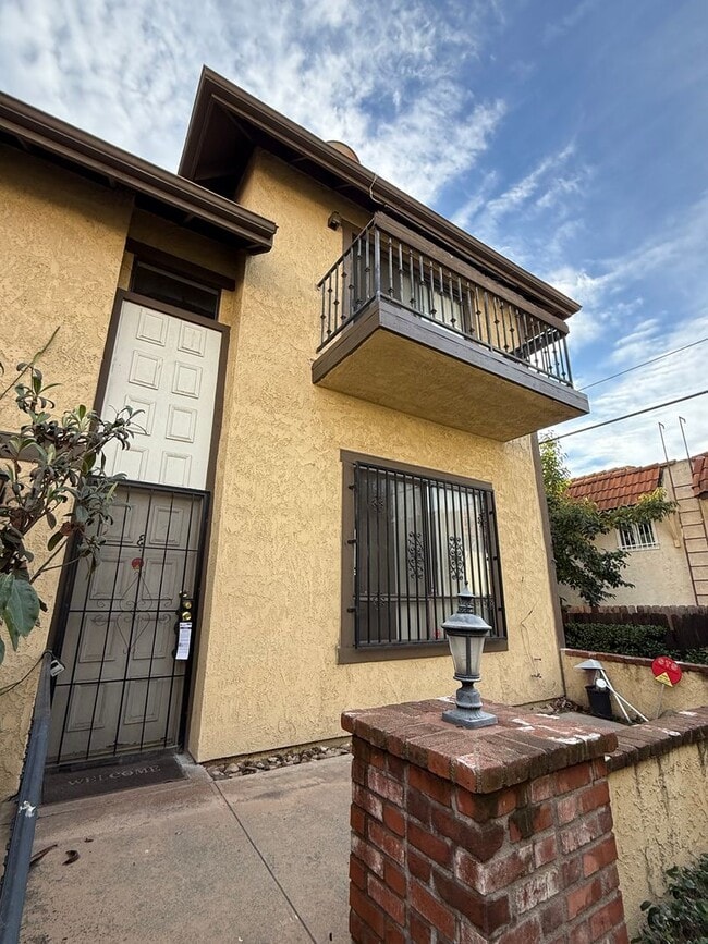 Primary Photo - Prime Location End-Unit 3BR 2.5BA Townhome for Rent