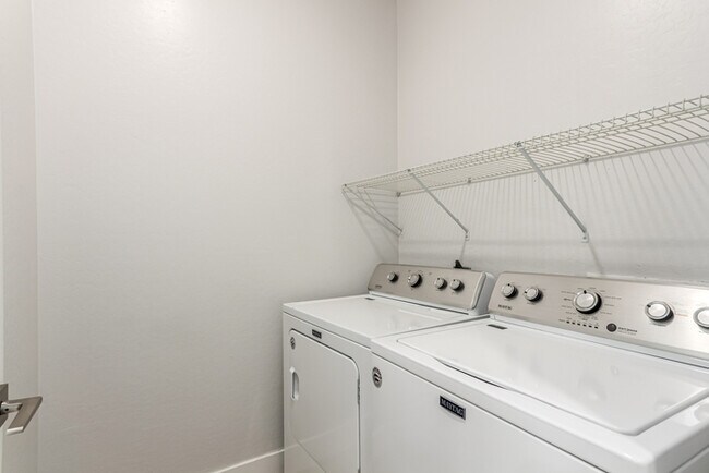 Building Photo - 7531 E Billings St